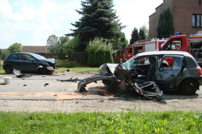Tragiczny wypadek w Stanowicach. Nie żyje 51-letni mężczyzna. Policja zablokowała drogę, KMP Rybnik