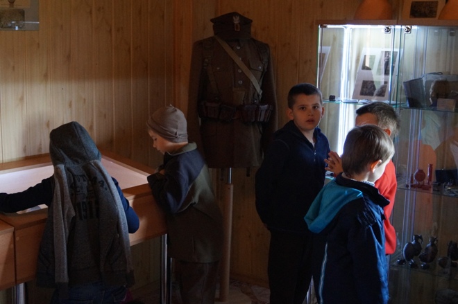 Przedszkolaki odwiedziły Muzeum Wojny Obronnej, materiały prasowe