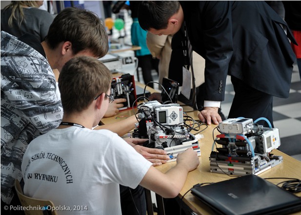 Opole: roboty z „Tygla” dominowały w konkurencji Lego Sumo, Materiały prasowe