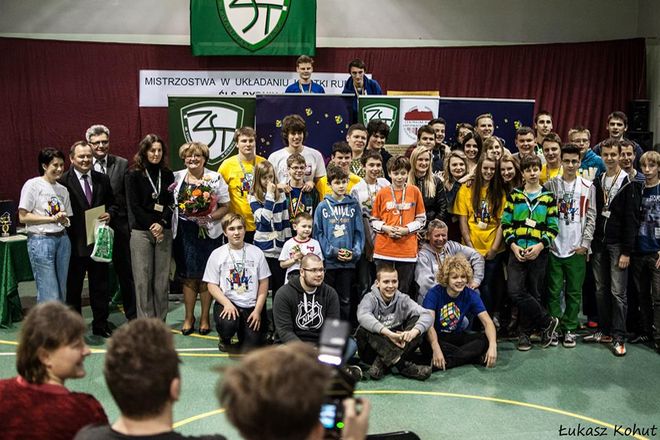 Mistrzostwa w układaniu kostki Rubika – w „Tyglu” padł rekord Polski, Łukasz Kohut