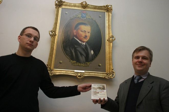 W 2009 roku historycy z Muzeum - Dawid Keller i Bogdan Kloch zapowiedzieli, że „Zarys dziejów Rybnika (do 1989 roku)” to tylko wstęp o monografii naszego miasta. Słowa dotrzymali