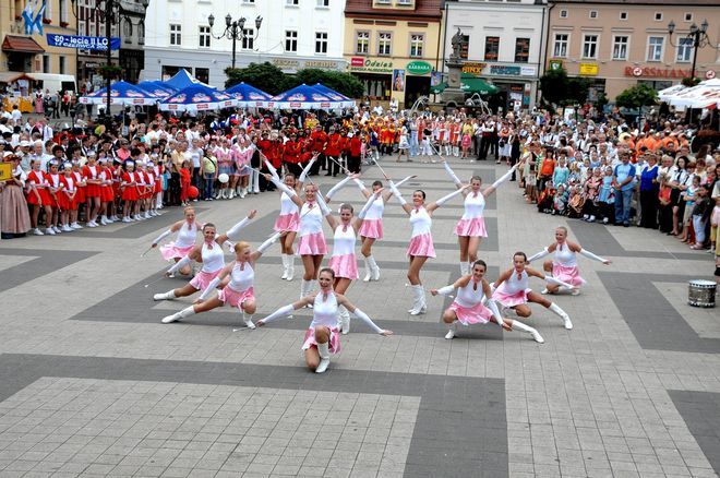 Mażoretek w tym roku na rybnickim Rynku nie zabraknie - festiwal Złota Lira odbędzie.