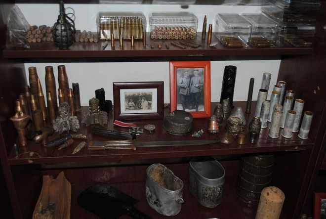 Mieli w domu pokaźną kolekcję broni i amunicji z okresu wojny. Teraz grozi im więzienie, KMP Rybnik
