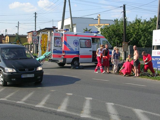 Piątkowy wypadek w Kamieniu na skrzyżowaniu ulic Willowej, Szewczyka, Brzozy i Bieli 