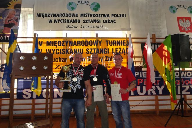 Wyciskanie sztangi leżąc: 5 złotych medali i rekord Polski! , Materiały prasowe