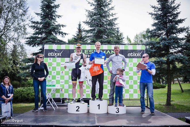 Ponad stu zawodników rywalizowało w Etixx Silesiaman Triathlon Rybnik, Łukasz Dyguś, silesiamantriathlon.pl