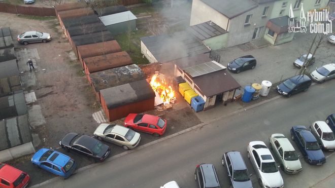 Pożar śmietnika przy ul. św. Józefa.