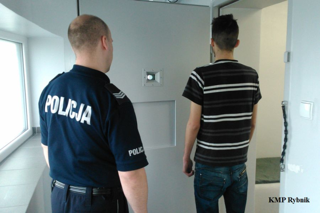 Syn okradł rodziców. Policja znalazła go w Katowicach, KMP Rybnik