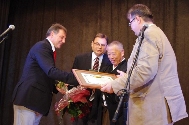 Czerwionka: Sekiguchi Takaaki odebrał medal za zasługi dla gminy, Materiały prasowe