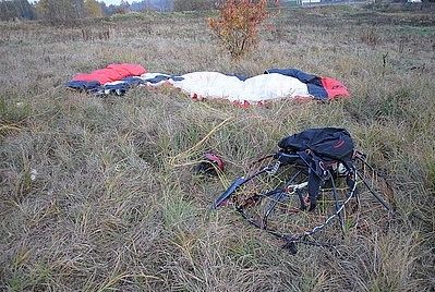 Pilot rozbitej motoparalotni nie żyje, KMP w Rybniku